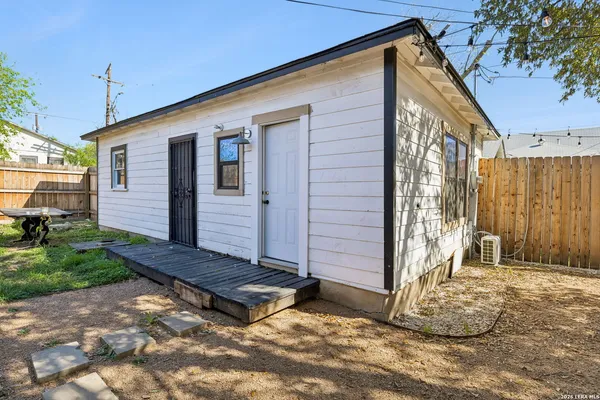 $2,500 | 1444 McKinley Avenue, San Antonio, TX 78210