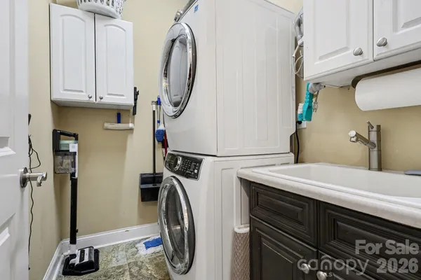 $965,000 | 1629 Healing Springs Drive, Denton, NC 27239