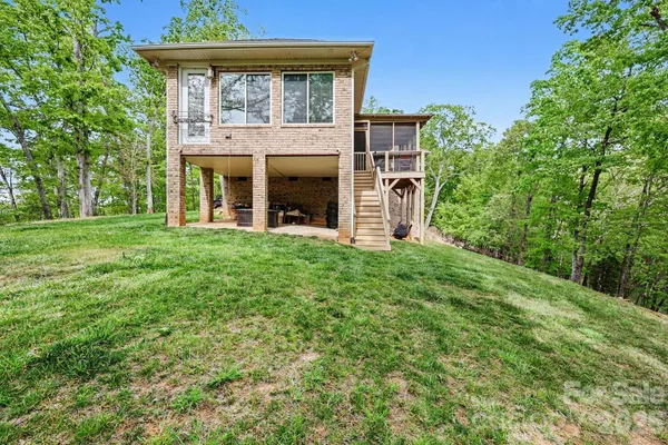 $965,000 | 1629 Healing Springs Drive, Denton, NC 27239