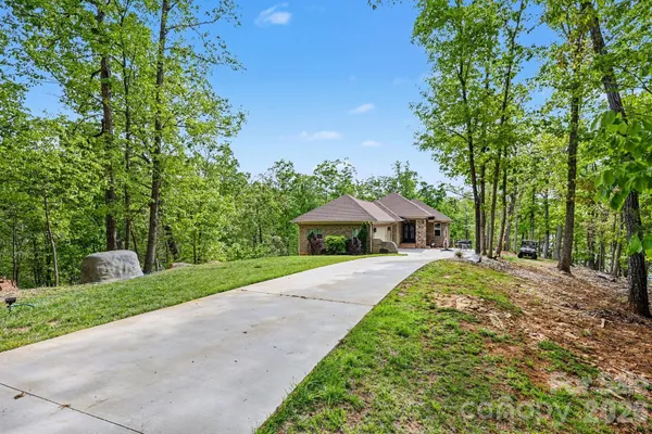 $965,000 | 1629 Healing Springs Drive, Denton, NC 27239