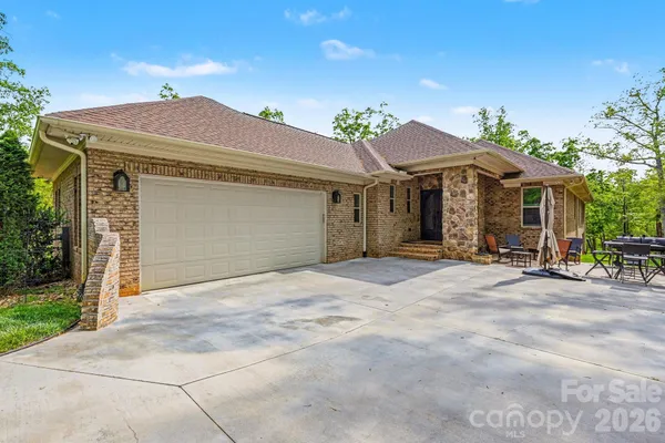 $965,000 | 1629 Healing Springs Drive, Denton, NC 27239