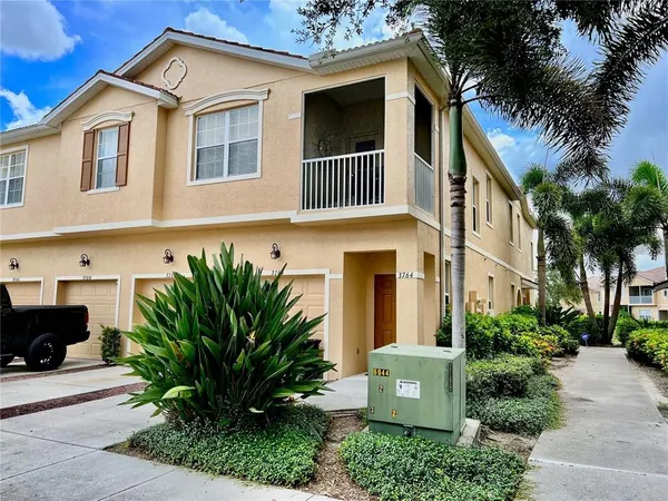 $2,100 | 3762 Parkridge Circle, Unit 23106, Sarasota, FL 34243