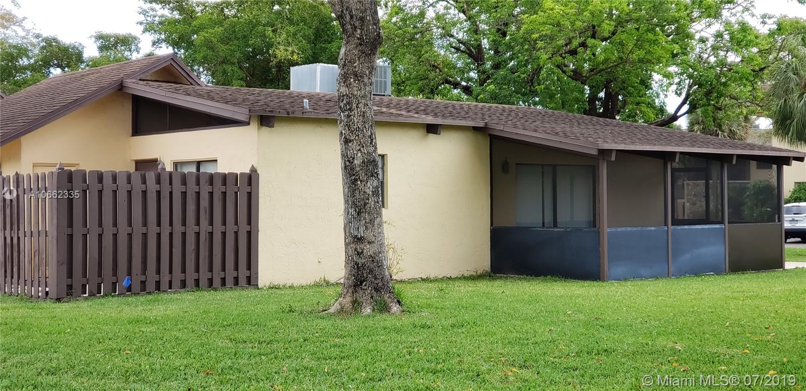 136 Gate Road, Unit 369 Hollywood, FL 33024 - Photo 3 of 38