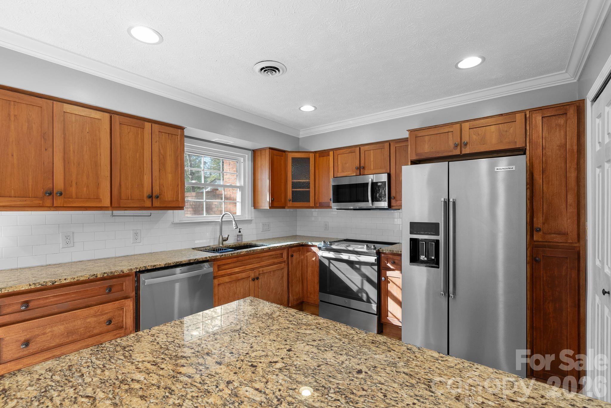 1411 Kensington Road Hendersonville, NC 28791 - Photo 13 of 41