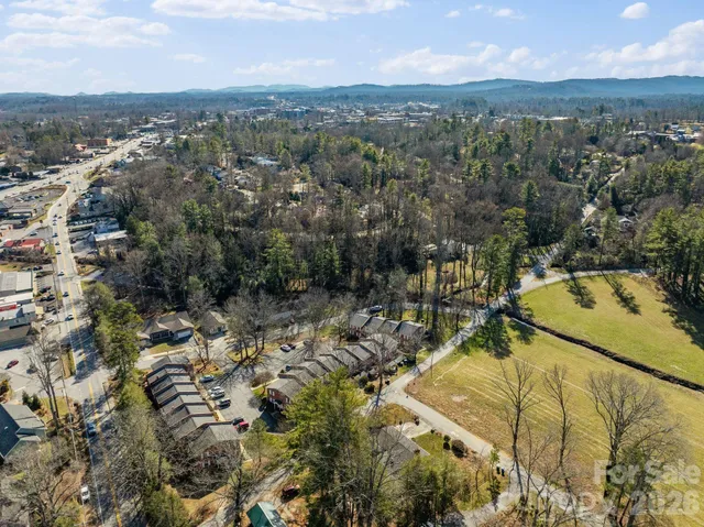 $335,000 | 1411 Kensington Road, Hendersonville, NC 28791