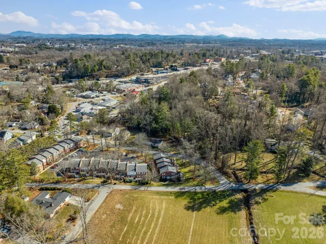 $335,000 | 1411 Kensington Road, Hendersonville, NC 28791