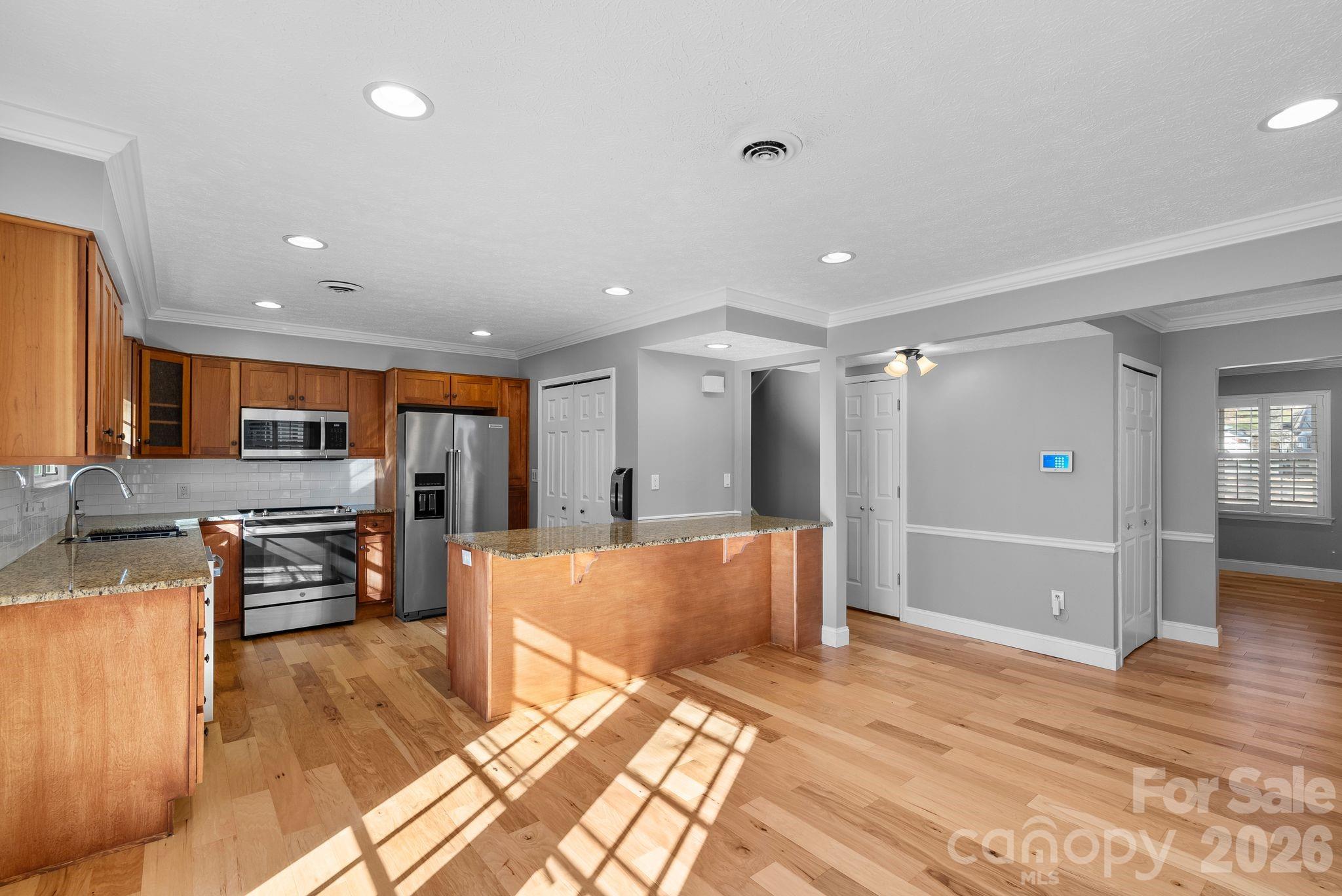 1411 Kensington Road Hendersonville, NC 28791 - Photo 9 of 41