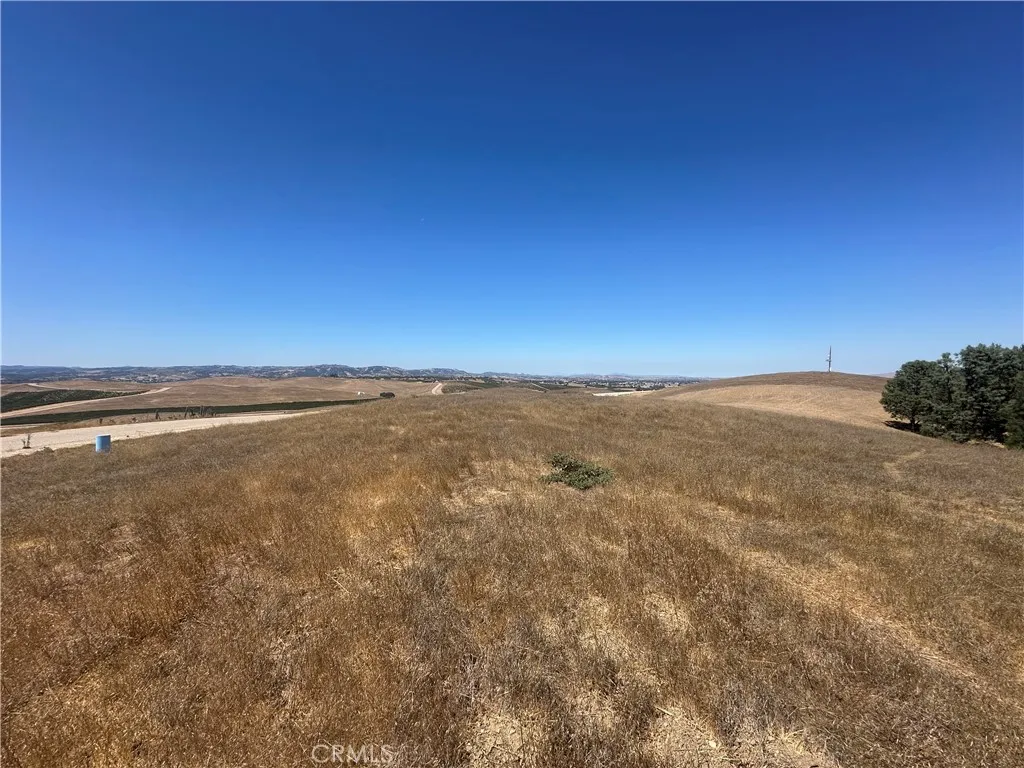 3834 Caroline Paso Robles, CA 93446 - Photo 3 of 8 a view of an ocean