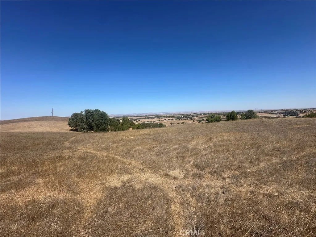 3834 Caroline Paso Robles, CA 93446 - Photo 7 of 8 a view of lake and mountain