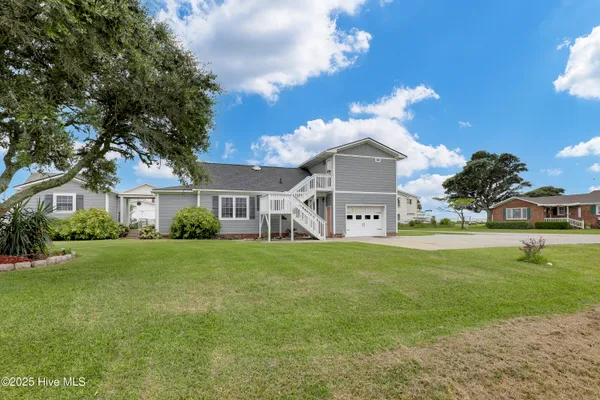 $445,000 | 125 Pelican Lane, Harkers Island, NC 28531