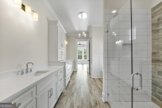 a view of empty room with windows