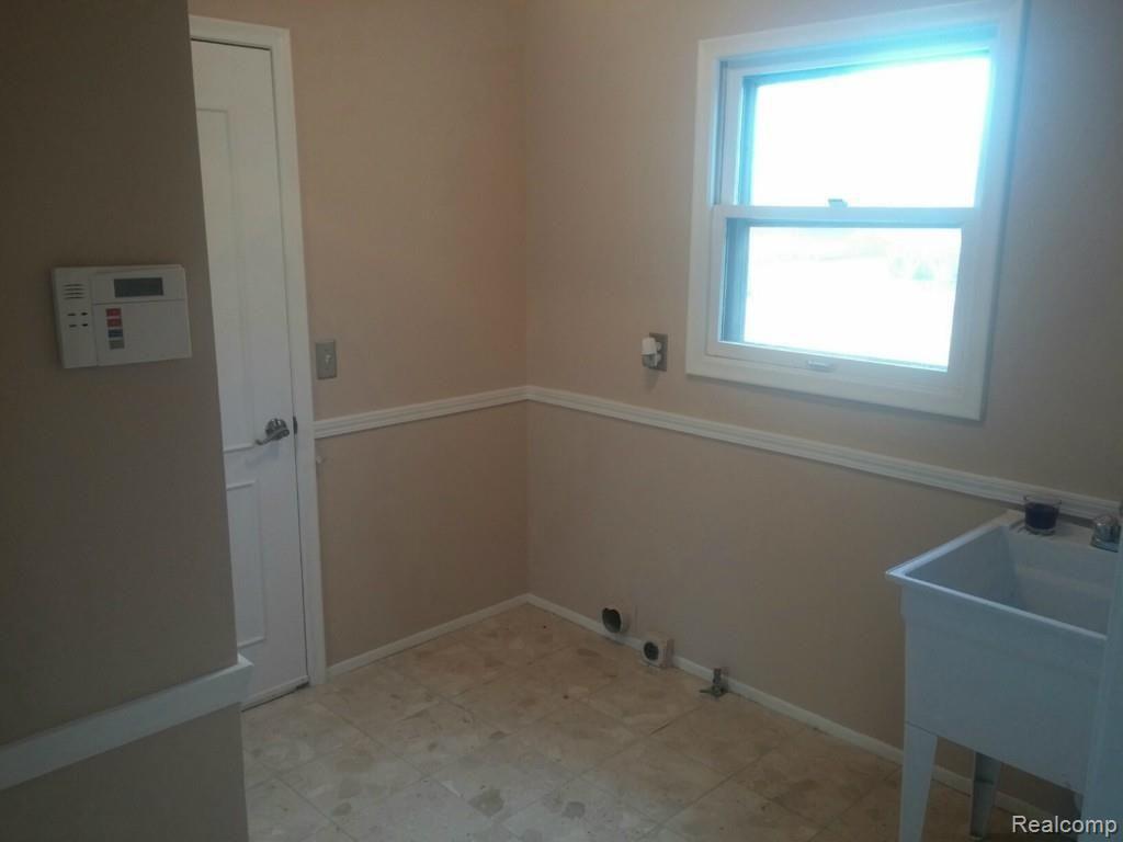 5172 Aintree Road Rochester, MI 48306 - Photo 15 of 30 20150403_095547_resized.jpg