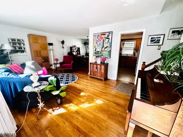 $749,000 | 6 Mayhew Drive, Livingston, NJ 07039