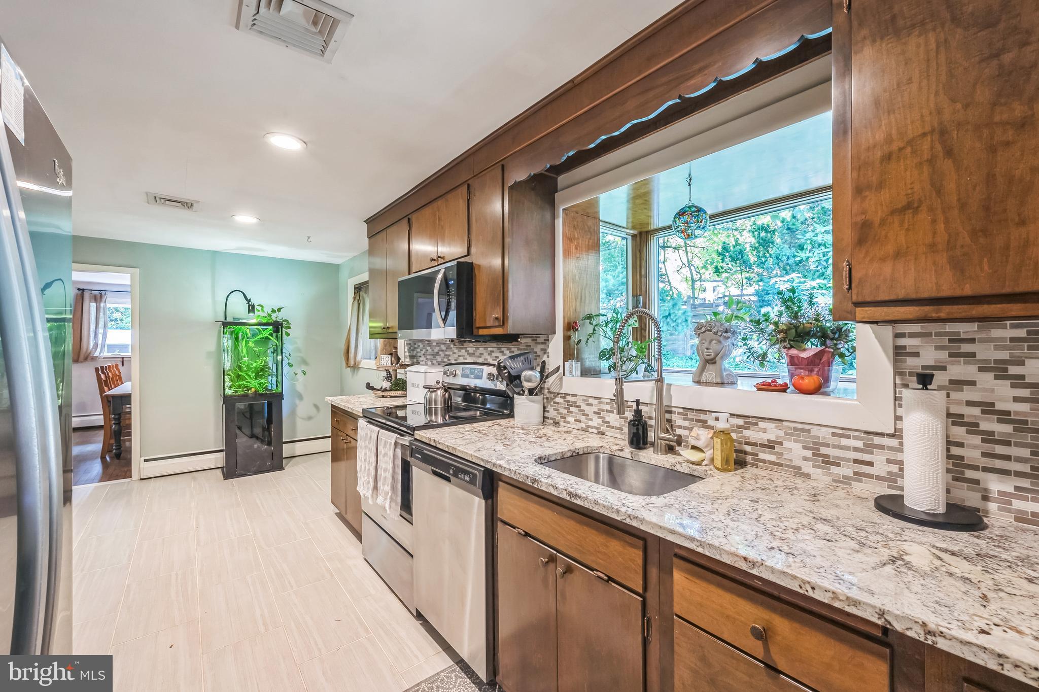 4554 Yates Road Bensalem, PA 19020 - Photo 11 of 33 Gallery Image 11