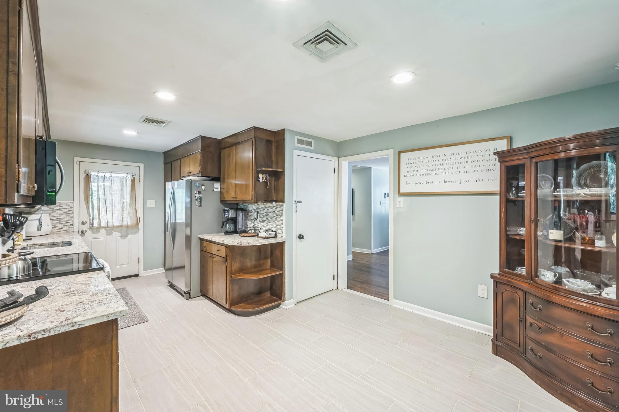 4554 Yates Road Bensalem, PA 19020 - Photo 12 of 33 Gallery Image 12