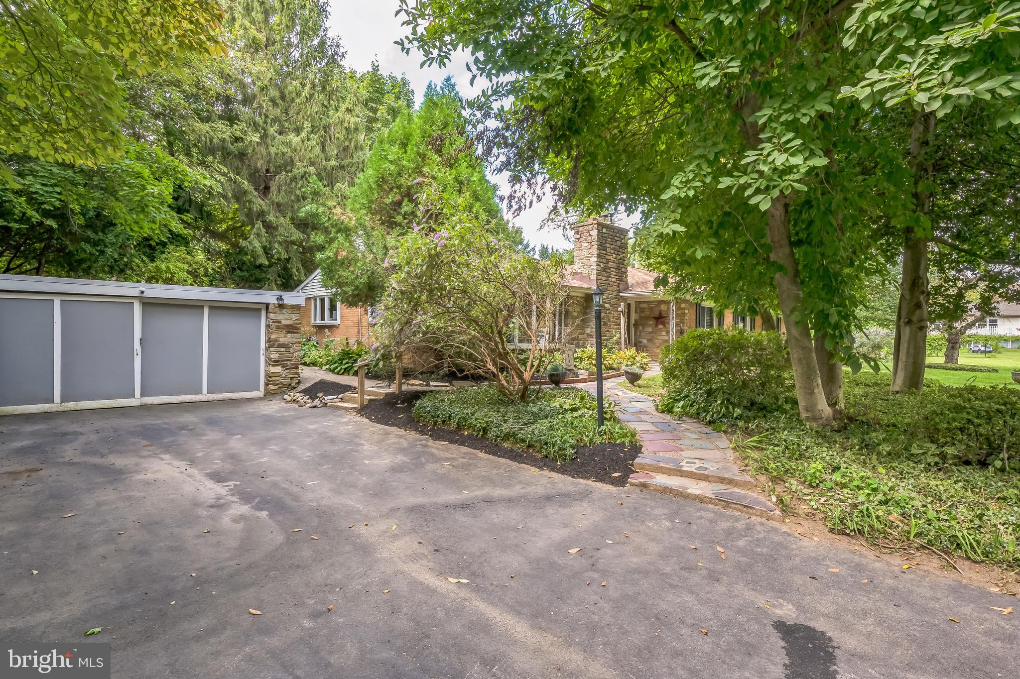 4554 Yates Road Bensalem, PA 19020 - Photo 3 of 33 Gallery Image 3