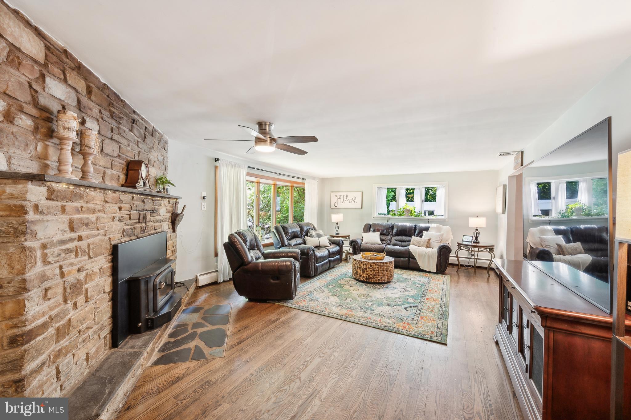 4554 Yates Road Bensalem, PA 19020 - Photo 4 of 33 Gallery Image 4