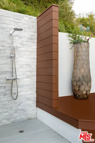 $8,250,000 | 12047 Summit Circle, Beverly Hills, CA 90210