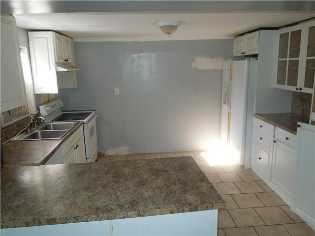 120 Ronald Road Hollywood, FL 33023 - Photo 2 of 8 Kitchen