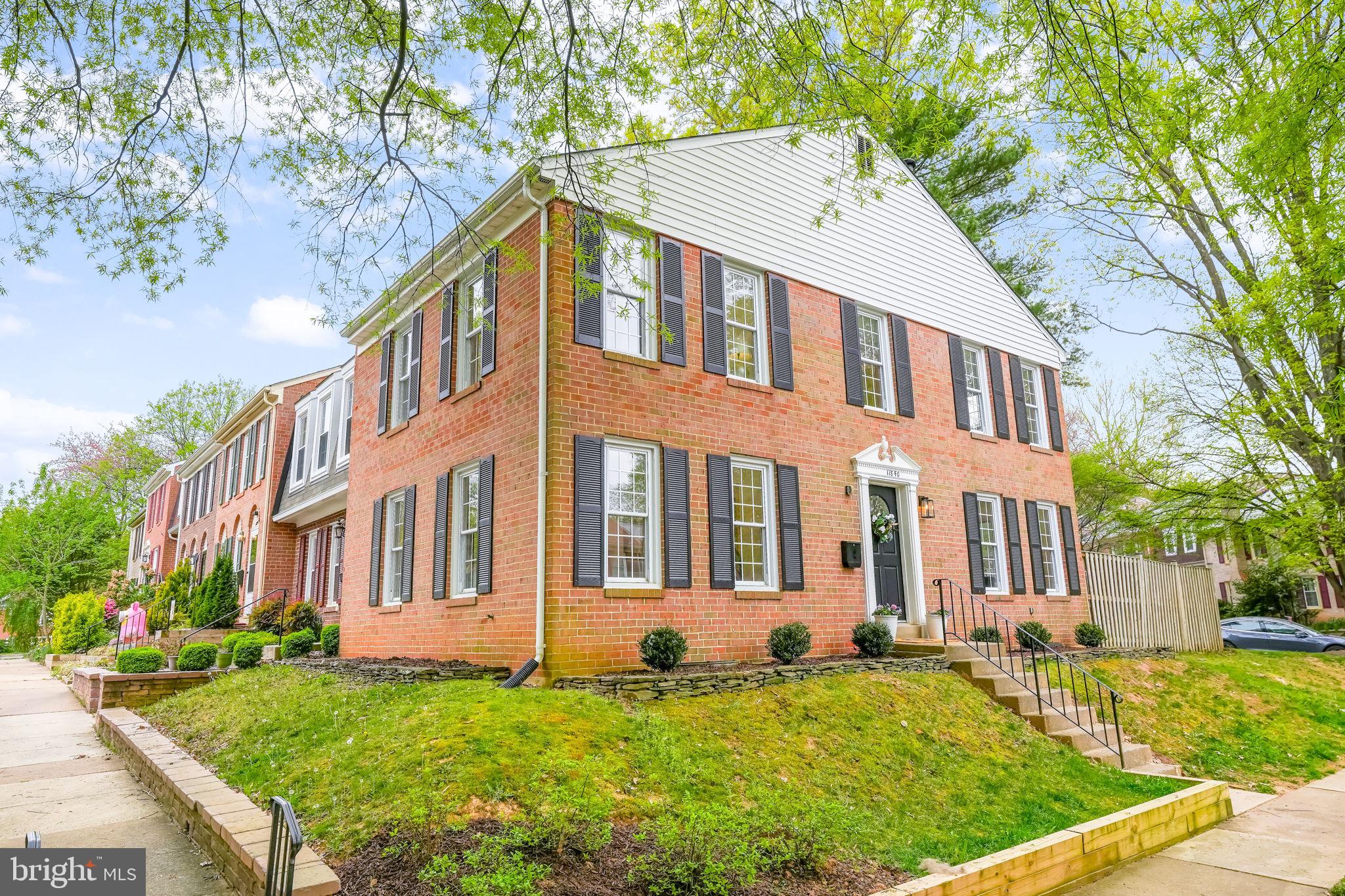11840 Dunlop Court Reston, VA 20191 - Photo 1 of 43 Gallery Image 1