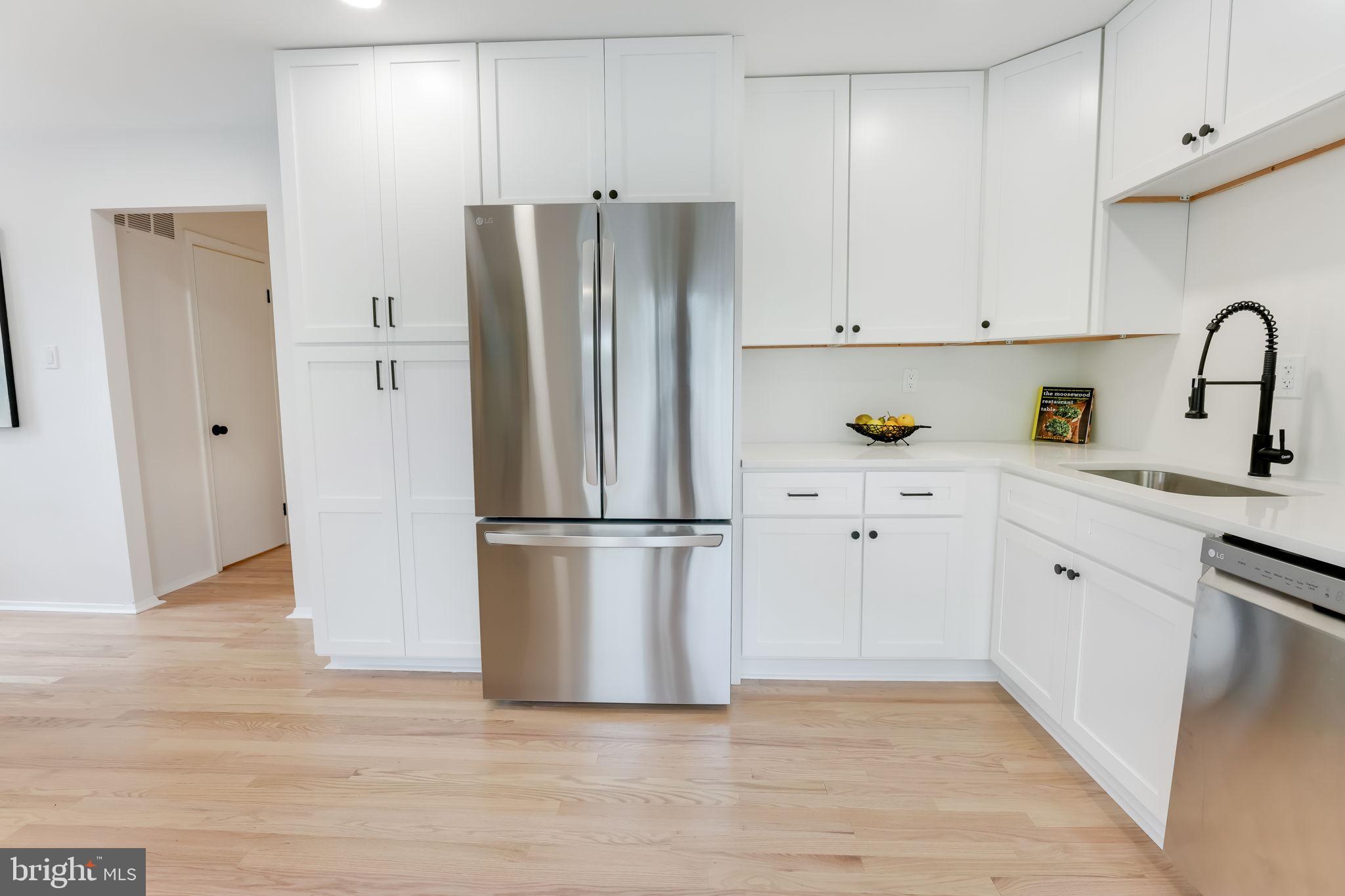 11840 Dunlop Court Reston, VA 20191 - Photo 4 of 43 Gallery Image 4