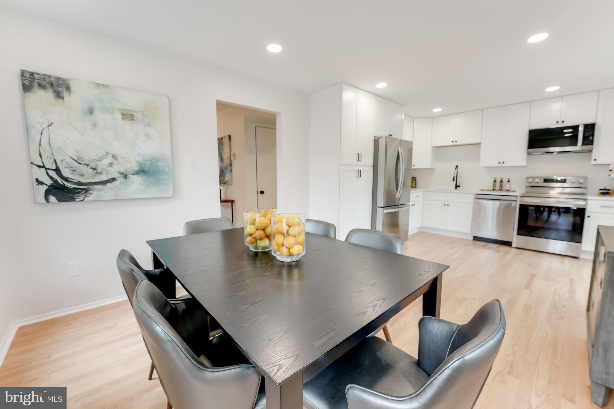 11840 Dunlop Court Reston, VA 20191 - Photo 5 of 43 Gallery Image 5