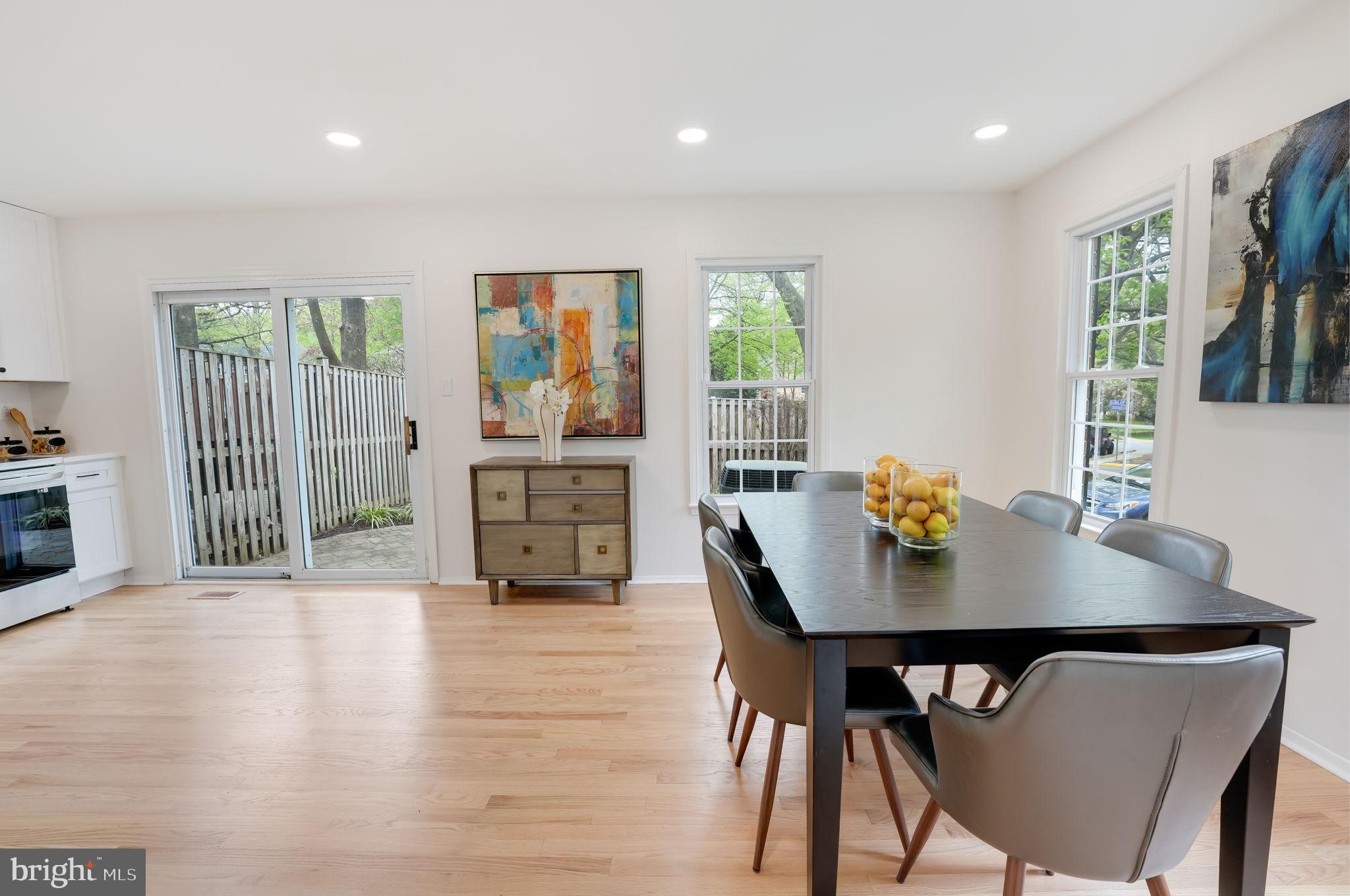 11840 Dunlop Court Reston, VA 20191 - Photo 6 of 43 Gallery Image 6