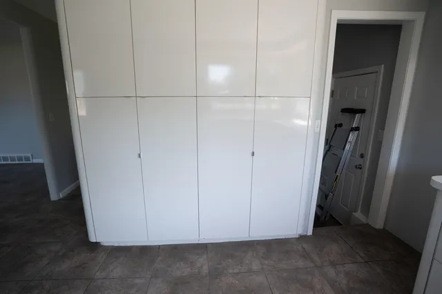 $189,900 | 3066 West Huron Street, Waterford, MI 48328