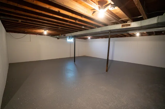 $189,900 | 3066 West Huron Street, Waterford, MI 48328