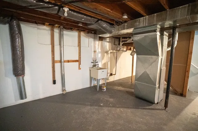 $189,900 | 3066 West Huron Street, Waterford, MI 48328