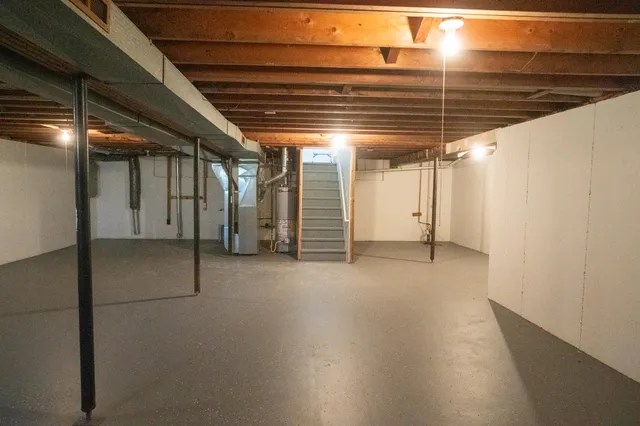 $189,900 | 3066 West Huron Street, Waterford, MI 48328