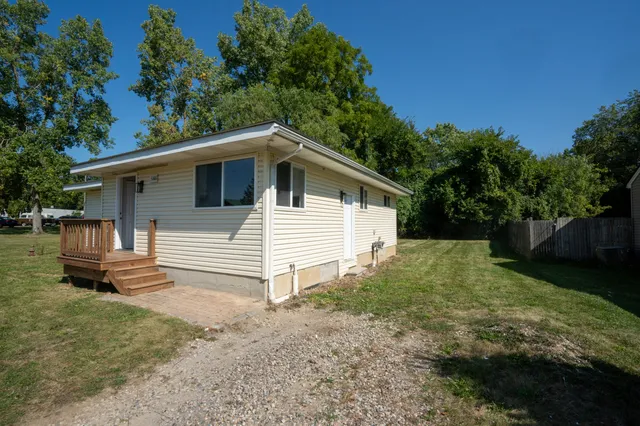 $189,900 | 3066 West Huron Street, Waterford, MI 48328