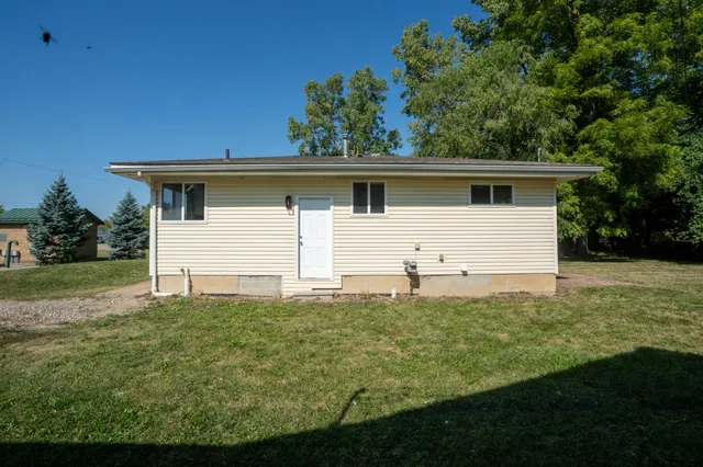 $189,900 | 3066 West Huron Street, Waterford, MI 48328