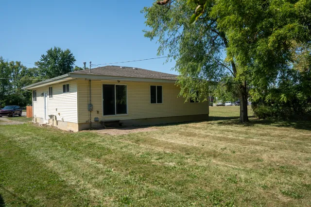 $189,900 | 3066 West Huron Street, Waterford, MI 48328