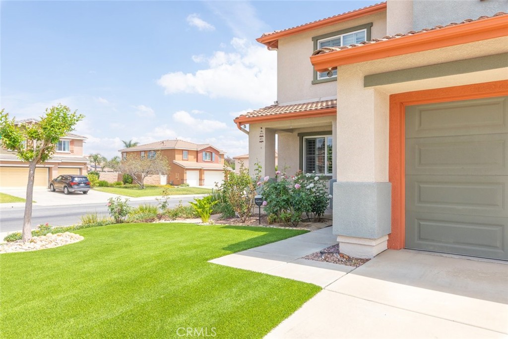 9406 Hampstead Court Riverside, CA 92508 - Photo 4 of 38