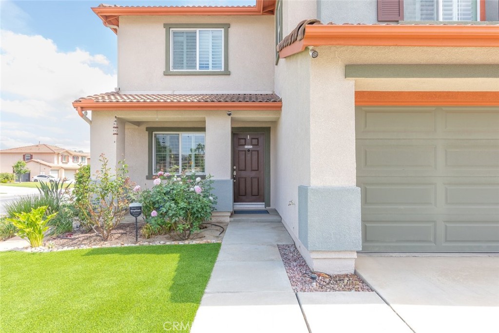 9406 Hampstead Court Riverside, CA 92508 - Photo 5 of 38