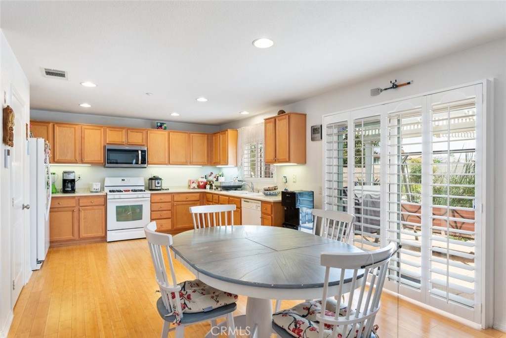 9406 Hampstead Court Riverside, CA 92508 - Photo 8 of 38