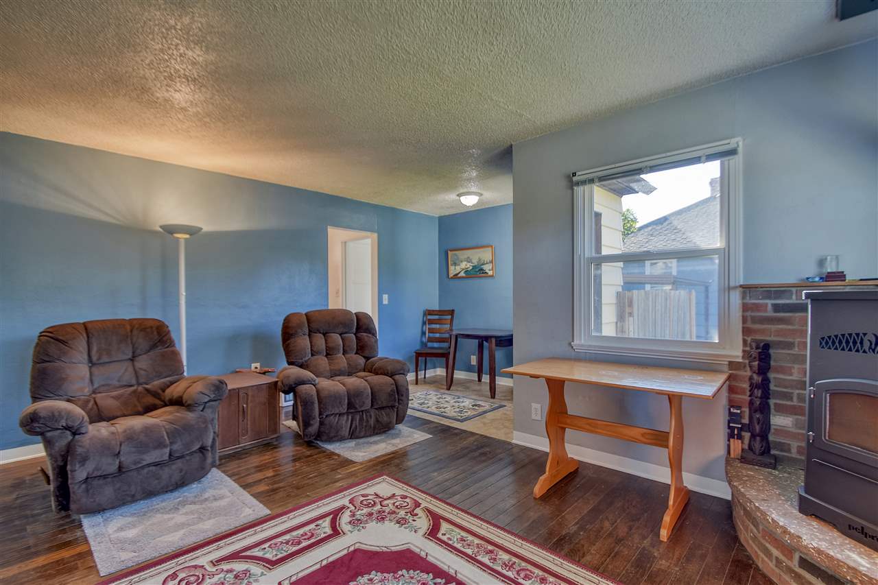 325 East Graves Road Spokane, WA 99218 - Photo 2 of 25 Gallery Image 2