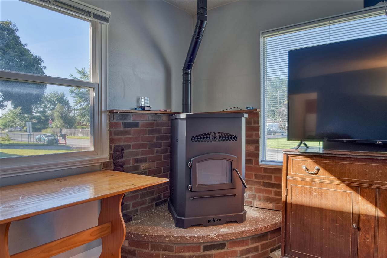 325 East Graves Road Spokane, WA 99218 - Photo 4 of 25 Gallery Image 4