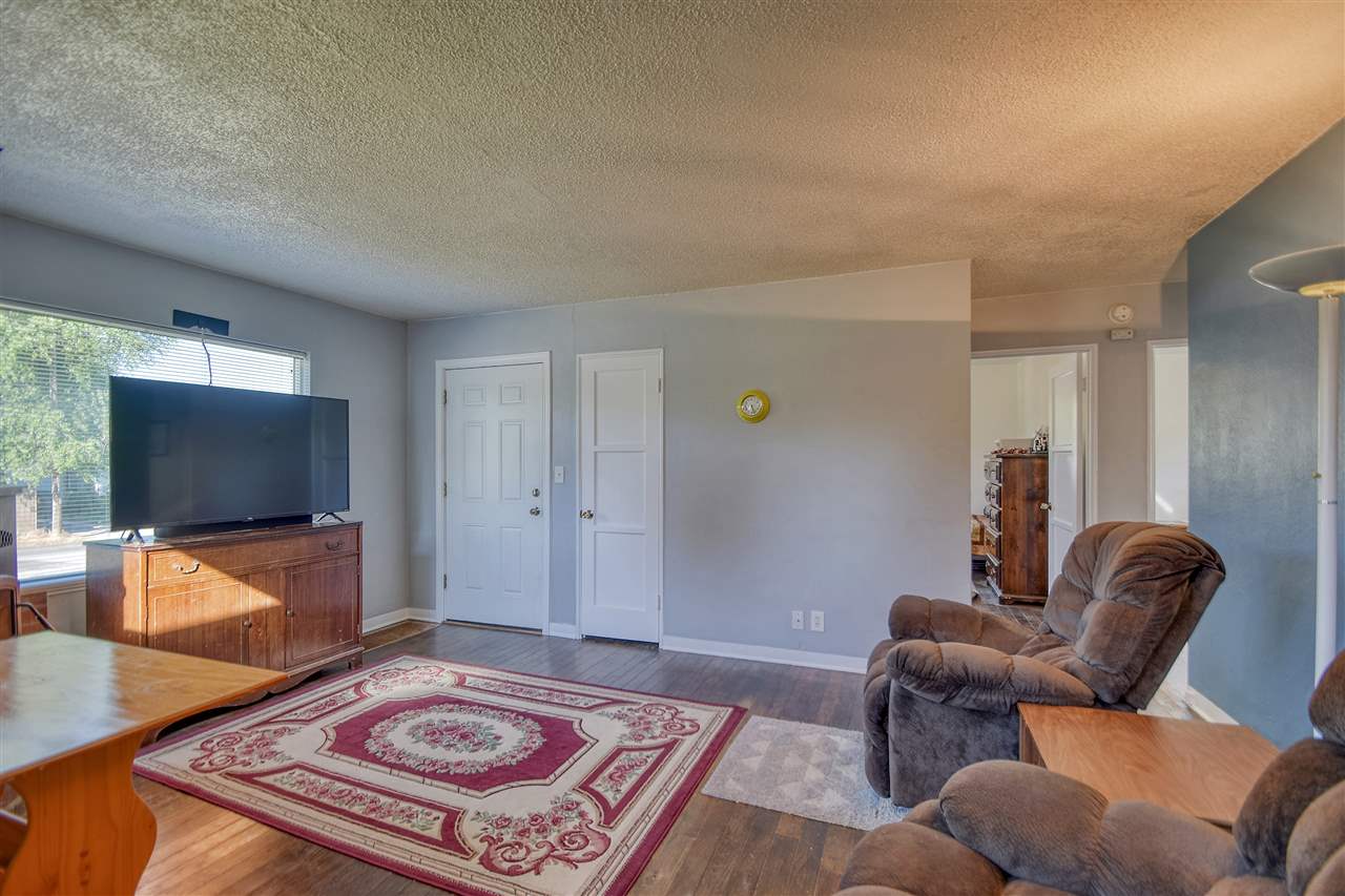325 East Graves Road Spokane, WA 99218 - Photo 7 of 25 Gallery Image 7