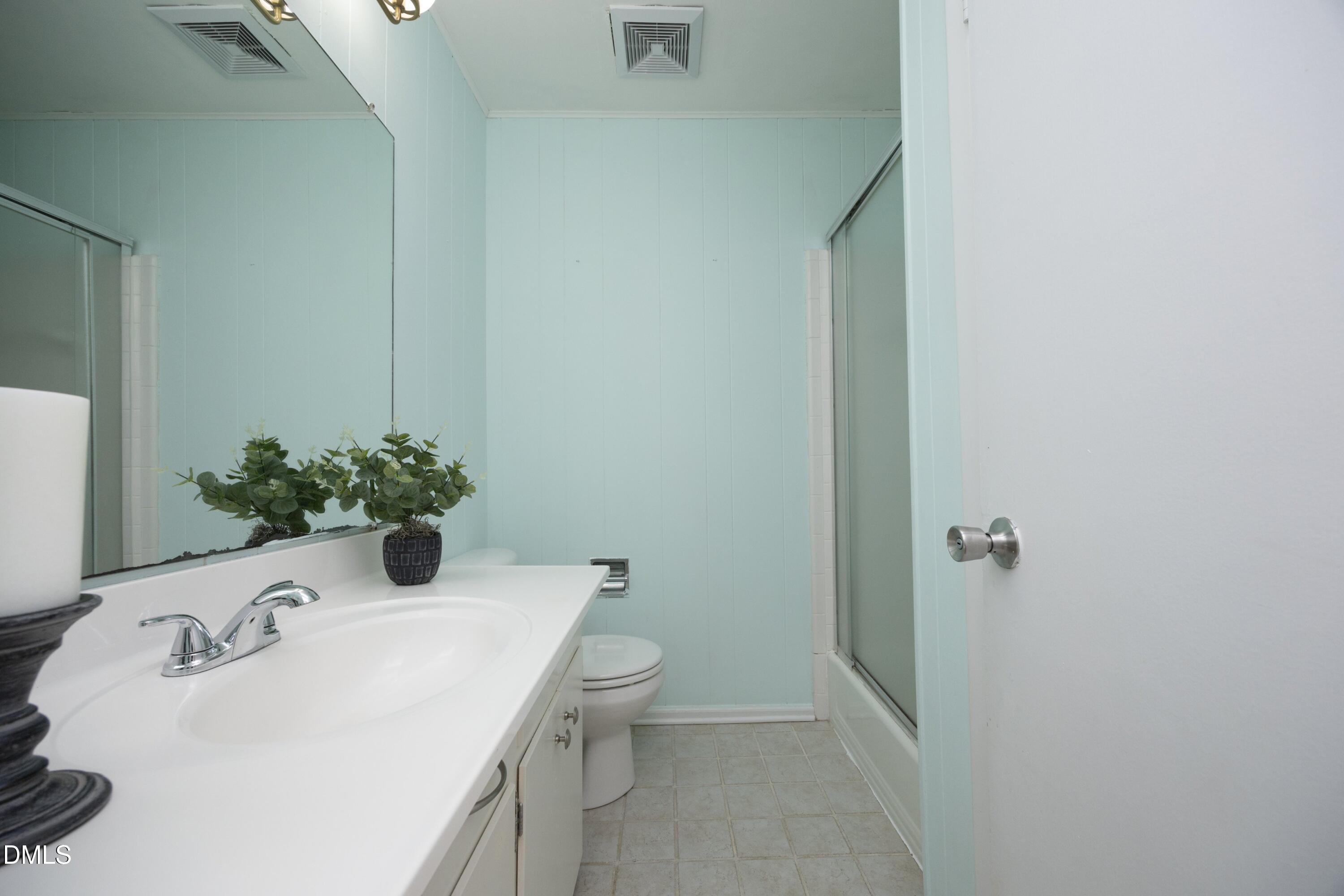 1526 Euclid Road Durham, NC 27713 - Photo 28 of 42 Full Bath