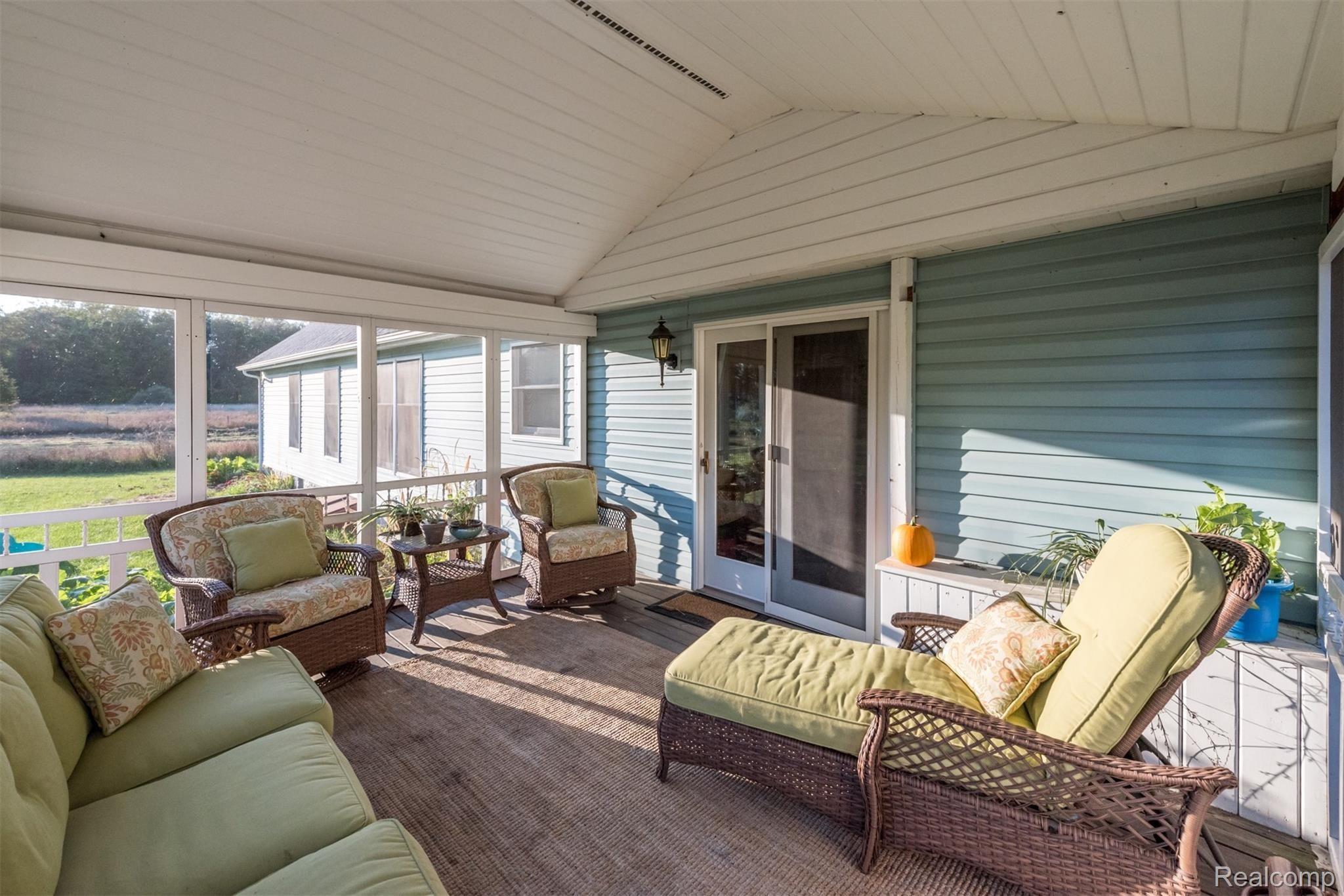 11093 Roberts Road Stockbridge, MI 49285 - Photo 33 of 41 DSC_8343.jpg