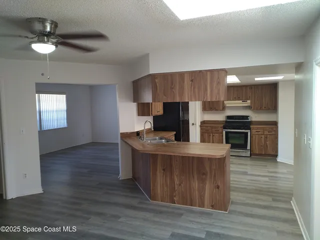 $1,975 | 765 John Carroll Lane, Melbourne, FL 32904