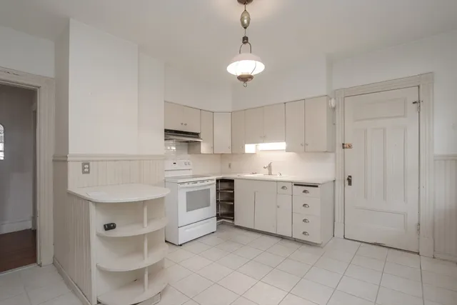 $1,700 | 61 Washington Road, Unit 2, Springfield, MA 01108