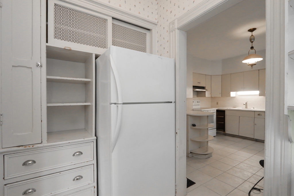 61 Washington Road, Unit 2 Springfield, MA 01108 - Photo 16 of 40