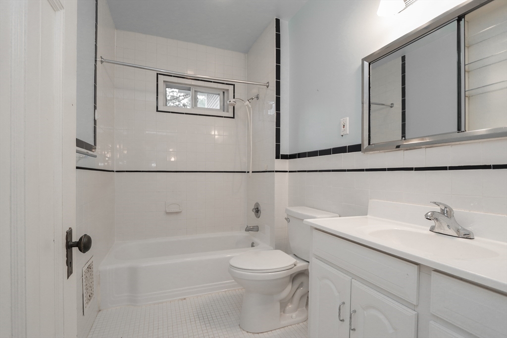 61 Washington Road, Unit 2 Springfield, MA 01108 - Photo 18 of 40