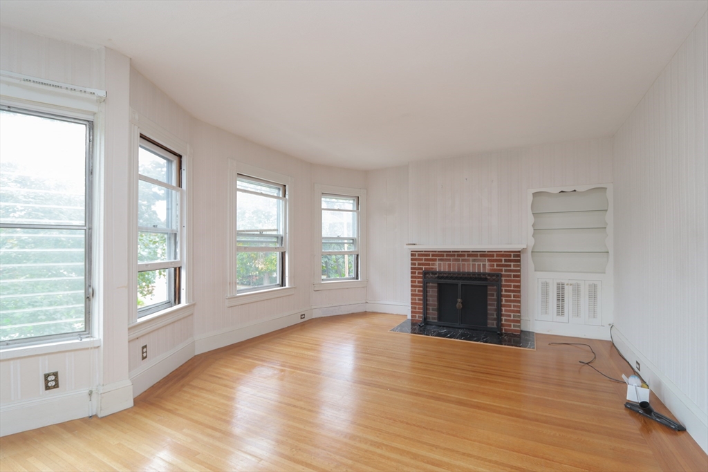 61 Washington Road, Unit 2 Springfield, MA 01108 - Photo 3 of 40