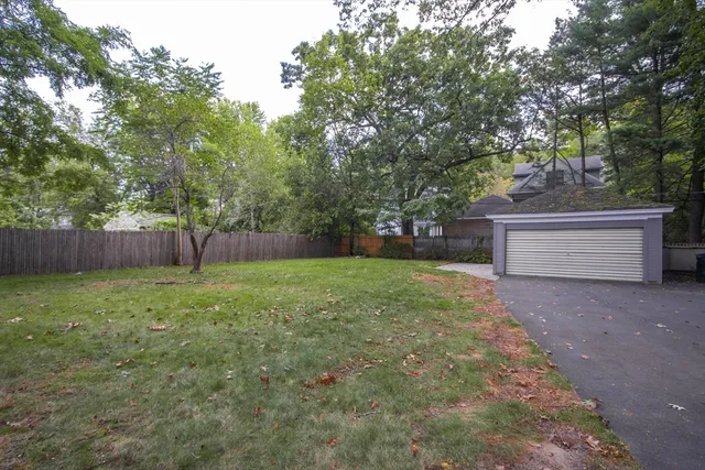 $1,700 | 61 Washington Road, Unit 2, Springfield, MA 01108