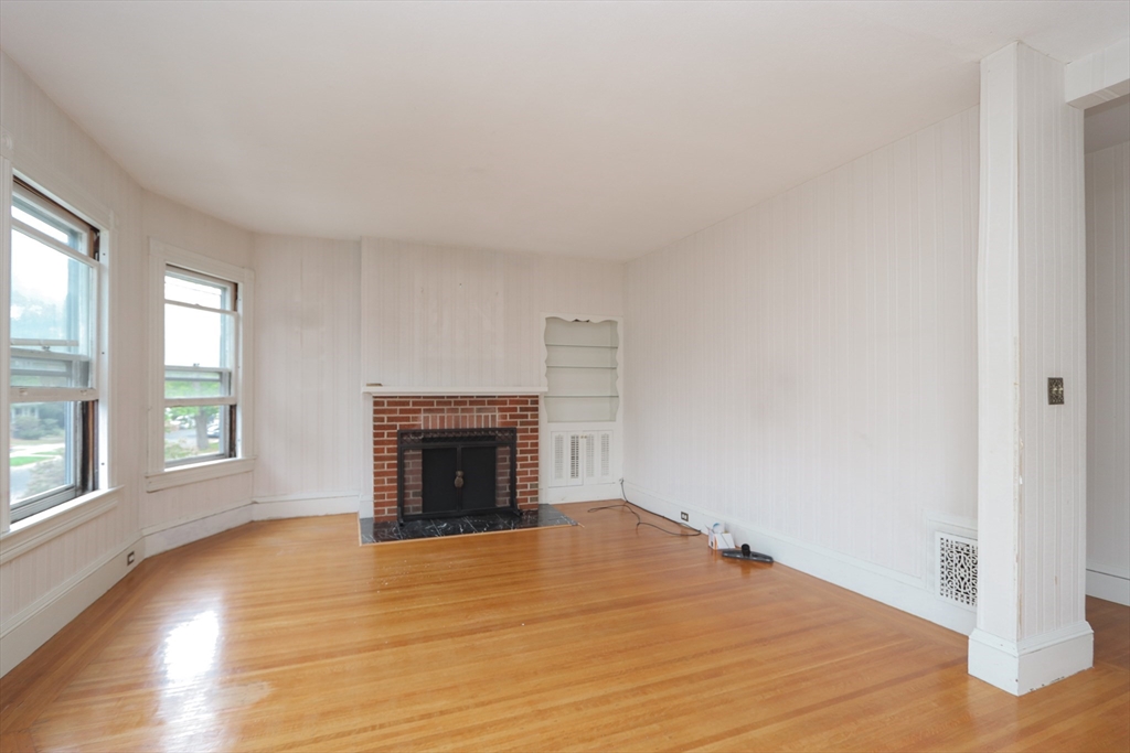 61 Washington Road, Unit 2 Springfield, MA 01108 - Photo 4 of 40