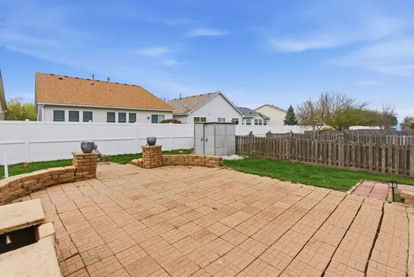 $315,000 | 688 Shannon Drive, Romeoville, IL 60446